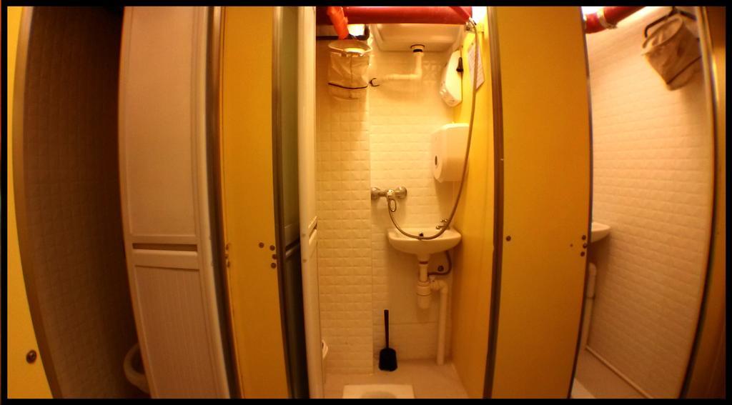 マイクロ ホテル 香港 部屋 写真